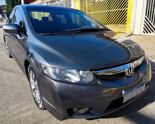 HONDA CIVIC 1.8 LXS 16V FLEX 4P AUTOMÁTICO HONDA CIVIC 1.8 LXS 16V FLEX 4P AUTOMÁTICO